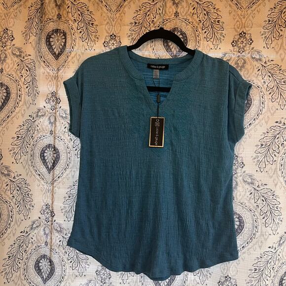 Cable & Gauge Blue Embroidered Top Size Small - Picture 1 of 8